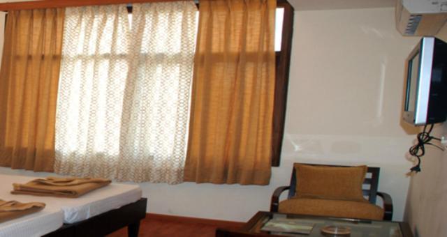 Hotel Surya Beach Inn Puri Habitación foto